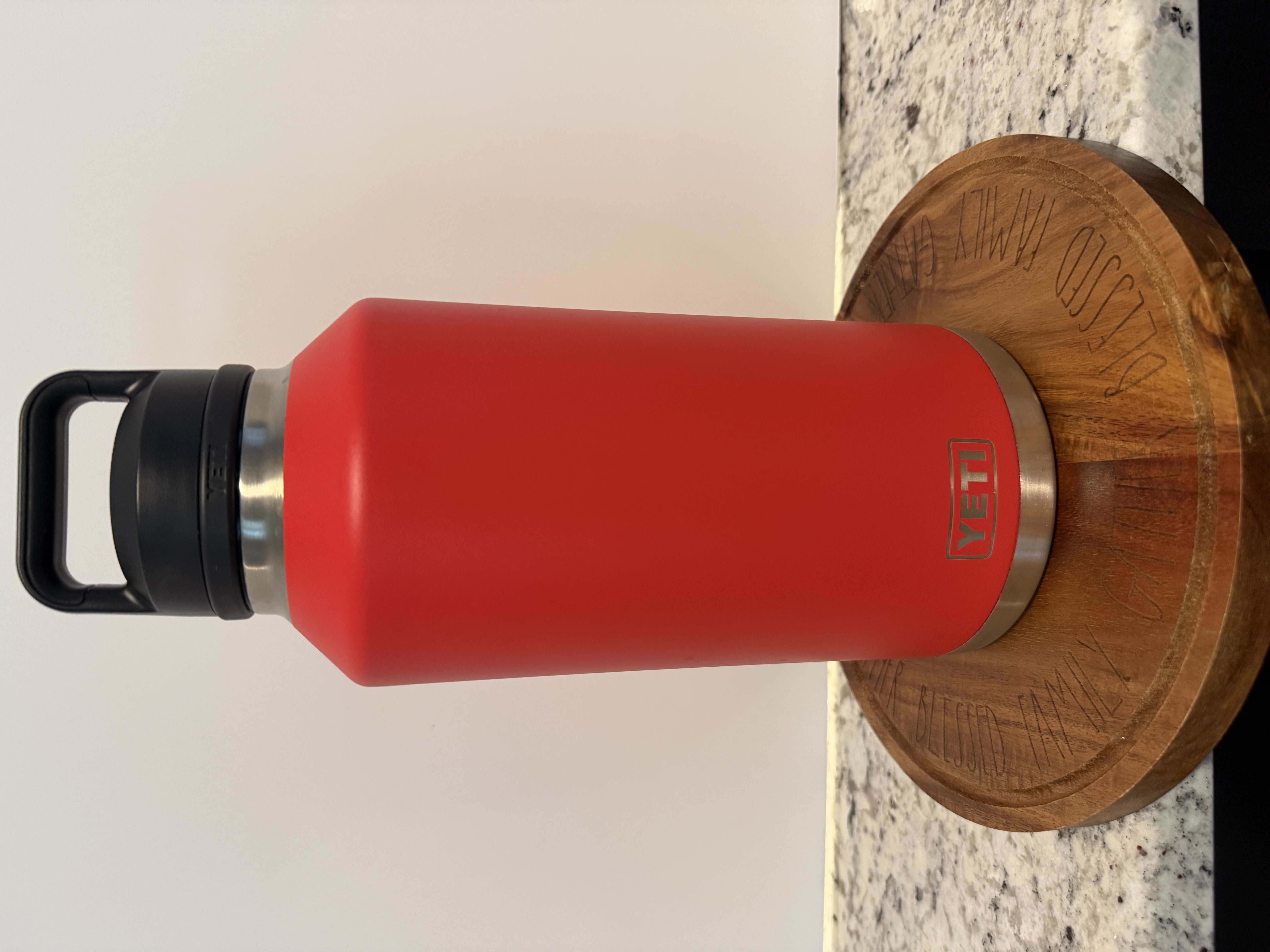 YETI Rambler 64oz Bottle
