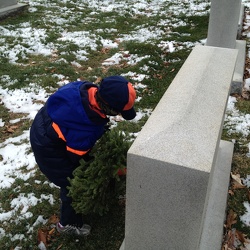 Wreaths Across America (2013)